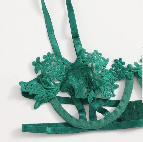 Cut-out Crochet Underwire Garter Lingerie S - Picture 3 of 5